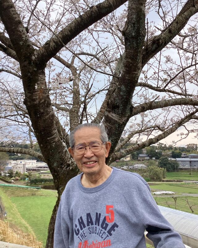 .
.
.
寛容会の春のヒトコマ。
.
.
.
#介護老人保健施設 さくらんぼ🍒
#鹿児島市下田町 
#お花見 に出かけました🌸💓
#春 ですね☺️💞💞💞
.
.
.
お外で過ごしやすい季節になりました🍀
リハビリスタッフと
お外でリハビリ🕺🎶🩷
.
桜を見ながら歩行訓練☺️
いつもより足が軽く感じます‼️
.
.
.
.
#老健
#高齢者リハビリ
#リバビリ 
#歩行訓練 
#鹿児島