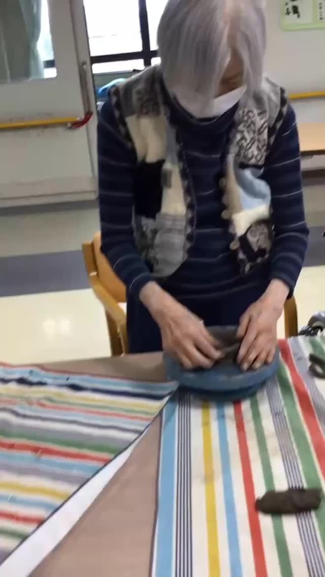 .
.
.
寛容会の陶芸家のヒトコマ。
.
.
.
#介護老人保健施設 さくらんぼ🍒
#陶芸 を
#頑張る利用者様 方☺️🎶
#コツコツ 積み重ねて
#素敵な 
#作品 が出来上がりました🙌
.
.
.
陶芸をすると心も落ち着き
穏やかな気持ちになれます😌🫶
.
利用者様方がコツコツ頑張って
作った陶芸作品ができあがりました！
.
とってもお上手👏
ご飯も一段と美味しくなりそうです💖
.
.
.
.
#鹿児島 
#高齢者リハビリ 
#高齢者レク 
#リハビリ