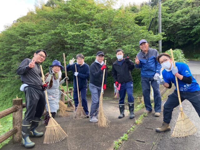 .
.
.
寛容会の地域貢献活動のヒトコマ。
.
.
.
#介護老人保健施設 さくらんぼ🍒
#居宅介護支援事業所 さくらんぼのスタッフで
#鹿児島市下田町 の美化作業に参加してきました🫡🌟
#世界遺産 
#関吉の疎水溝 の遊歩道がピッカピカ👍✨
.
.
.
さくらんぼスタッフで下田町美化作業に
参加してきました👍👍👍👍👍👍👍
.
地域の皆様の協力があって
世界遺産『関吉の疎水溝』がきれいに保たれて
いるのだなぁ☺️と改めて実感💓
.
『たくさん来てくれて本当に助かったー！』と
地域の皆様に喜んでいただけて🎶
我々スタッフも朝から爽快な気分😆💪
.
これからも地域の皆様と協力して
明るい町づくりをしていきたいです💓💓💓
.
.