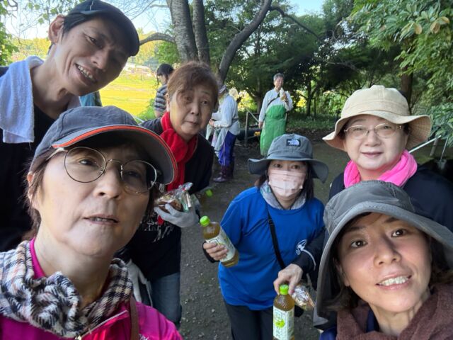 .
.
.
寛容会の地域貢献活動のヒトコマ。
.
.
.
#ヘルパーステーション さくらんぼ🍒
#通所リハビリ さくらんぼ🍒
#居宅介護支援事業所 さくらんぼ🍒
#鹿児島市下田町 
#美化作業 に参加してきました💫👍
.
.
.
寛容会福祉部スタッフ6名で
下田町美化作業に参加してきました🧹✨
.
関吉の疎水溝の遊歩道が
とても綺麗になりました😊
地域の方にも喜んでいただけて
我々スタッフもやりがいがあります💪🌟

.
.
.